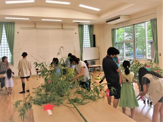 写真:七夕飾り付けの様子