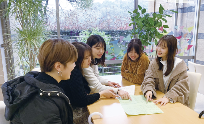 写真：大学の友人と