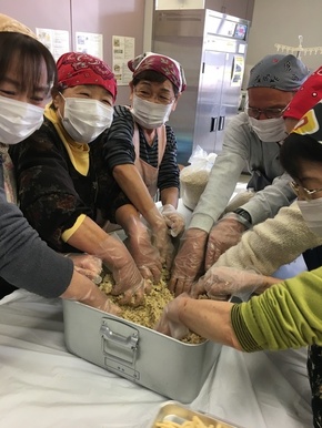 写真：みそ作りの様子