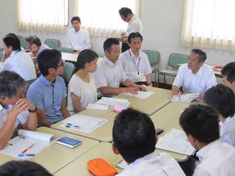 写真：教育長学校出前トークの様子