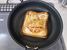 写真：ひっくり返して焼く