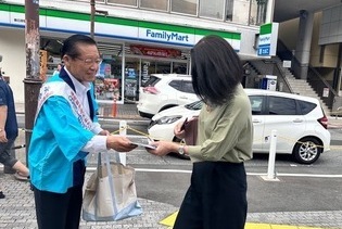 写真:街頭啓発の様子