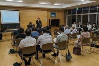 写真:出前トークの様子