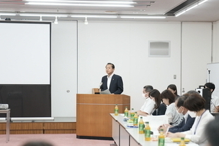 写真:市長あいさつの様子