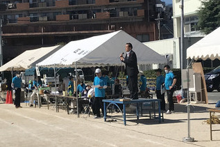 写真:須玖南地区運動会での市長あいさつの様子