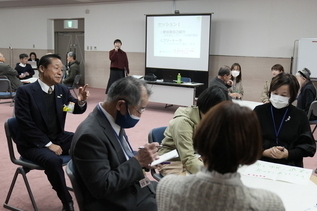 写真:懇話会の様子