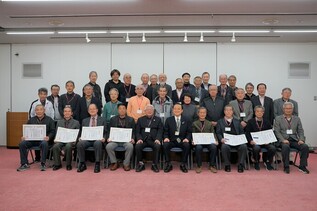 写真:記念撮影の様子
