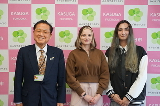 写真：記念撮影の様子