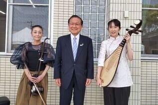 写真:記念撮影の様子