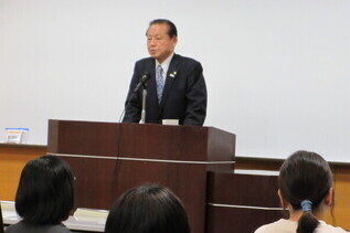 写真:市長あいさつの様子