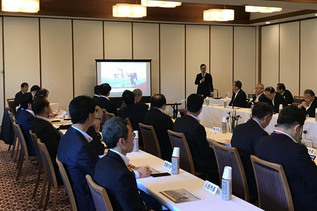写真：意見交換会会場の様子