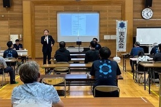 写真:天友会での市長あいさつの様子