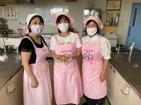 写真：春日市食生活改善推進会（須玖支部）の3人