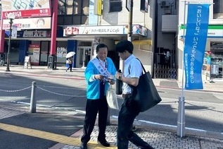 写真:街頭啓発の様子
