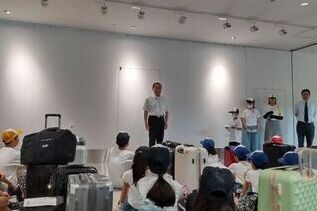写真:出港式での市長あいさつの様子