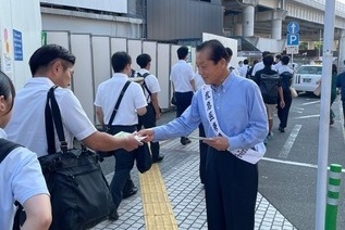 写真:街頭啓発の様子