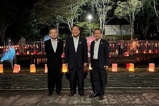 写真：記念撮影の様子