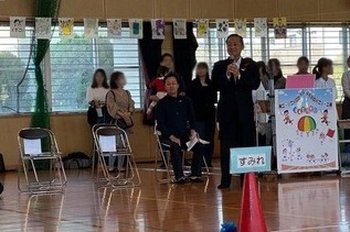 写真：岡本保育所運動会での市長あいさつの様子