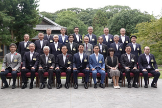 写真:記念撮影の様子