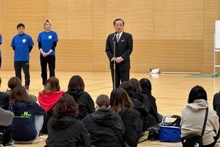 写真:市長あいさつの様子