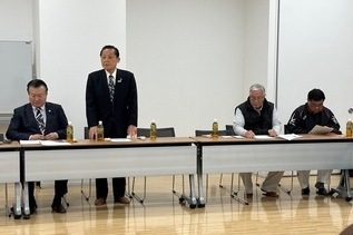 写真:柔道協会総会市長あいさつの様子