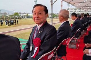 写真:記念撮影の様子
