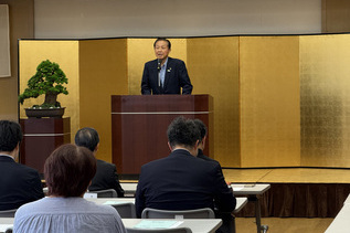 写真：市長あいさつの様子
