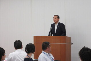 写真：市長あいさつの様子