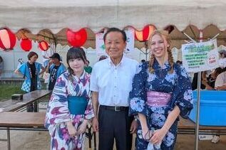 写真：記念撮影の様子