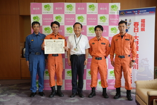 写真：記念撮影の様子