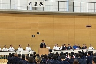 写真：市長あいさつの様子