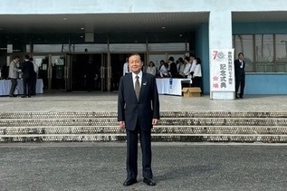 写真:記念撮影の様子