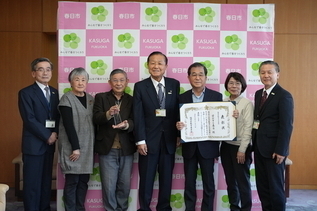 写真：記念撮影の様子