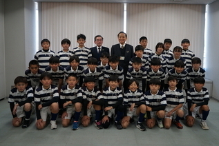 写真：選手の皆さんとの記念撮影