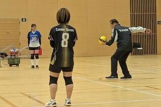 写真：始球式の様子