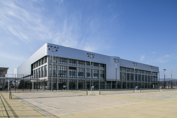 写真：総合スポーツセンター外観（北東面）